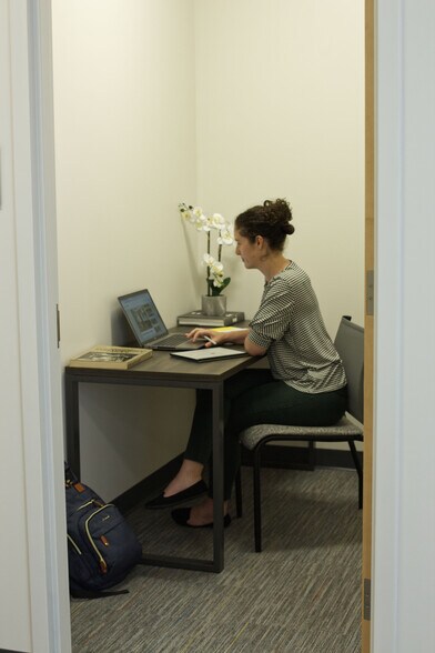 More Photos Of 1900 Leland Dr SE, Marietta Coworking Space