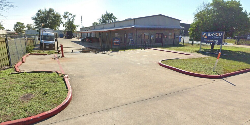 Primary Photo Of 11321 Neeshaw Dr, Houston Office For Sale