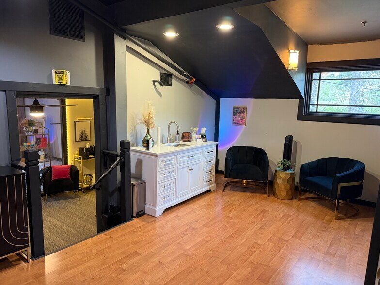 More Photos Of 2800 Holly Springs Pky, Holly Springs General Retail For Lease