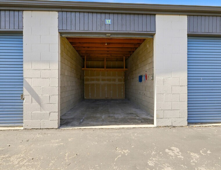 More Photos Of 12425 Oak Knoll Rd, Poway Apartments For Sale