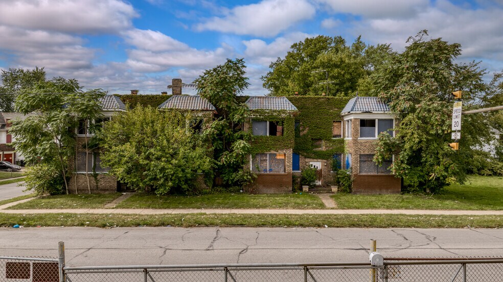 More Photos Of 880-884 Parkwood Rd, Cleveland Multifamily For Sale