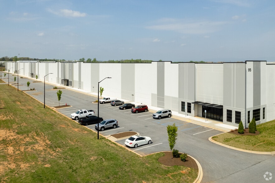 More Photos Of 915 Victor Hill Rd, Greer Warehouse For Sale