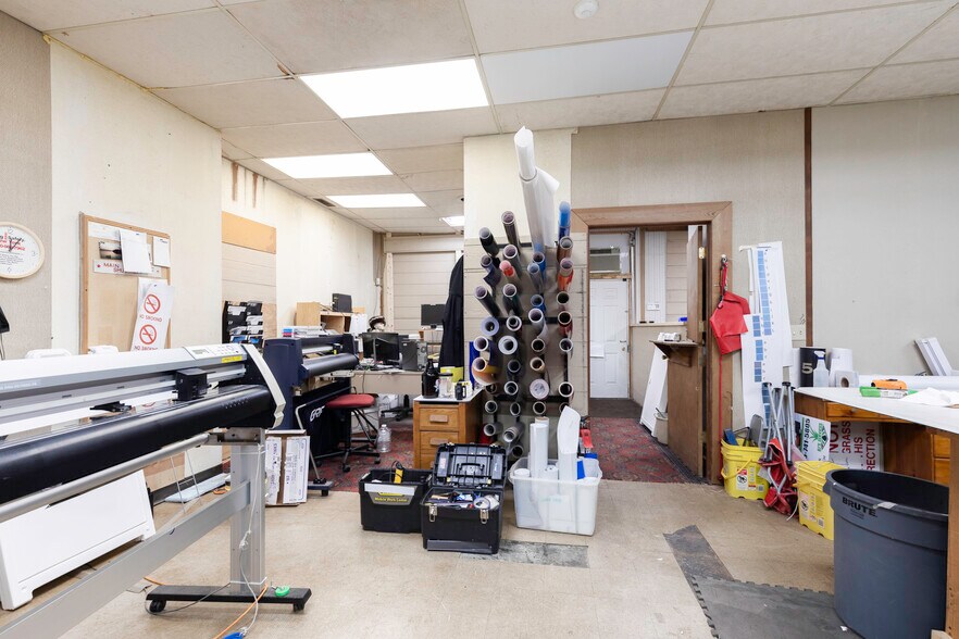 More Photos Of 1628 Erie Blvd E, Syracuse Flex For Sale