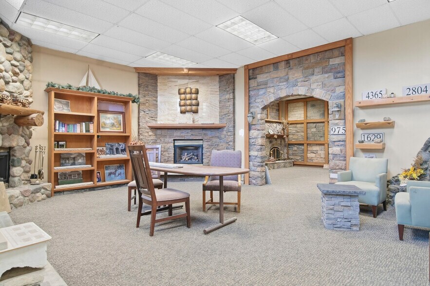 More Photos Of 15 SW Old Highway 8, New Brighton Manufacturing For Sale