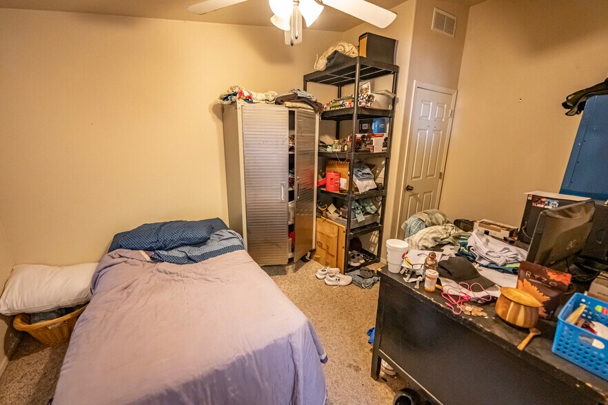 More Photos Of 5221 Hwy 68, Golden Valley Flex For Sale