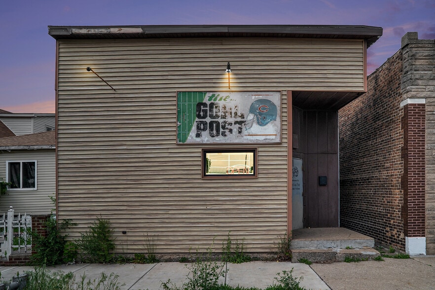 Primary Photo Of 604 W 151st St, East Chicago General Retail For Sale