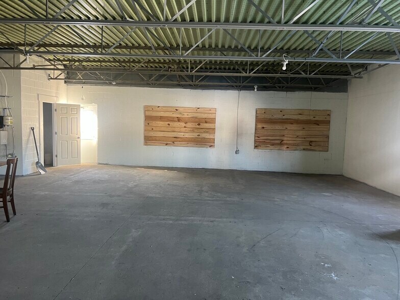 More Photos Of 185 N Front St, Columbia Warehouse For Lease