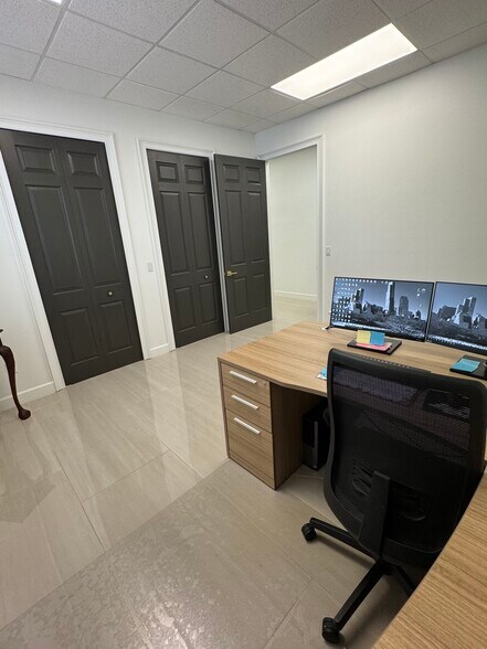 More Photos Of 15429 N Florida Ave, Tampa Medical For Lease