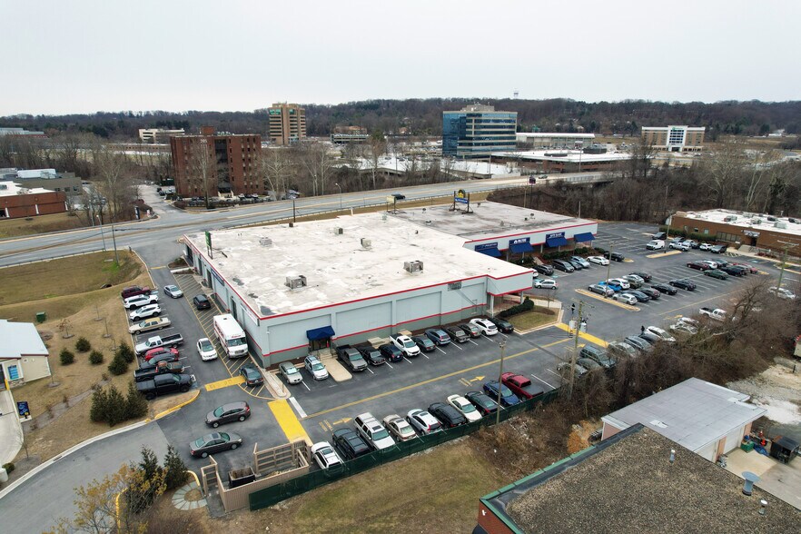 More Photos Of 200 W Padonia Rd, Timonium General Retail For Lease