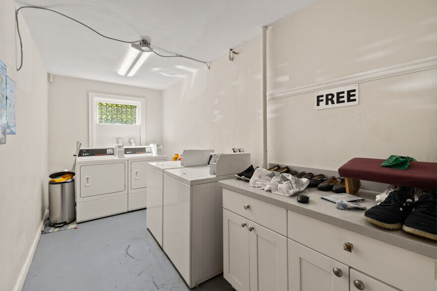 More Photos Of , Seattle Multifamily For Sale