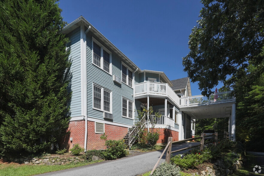 More Photos Of 86 Lily Pad Ln, Flat Rock Hotel For Sale