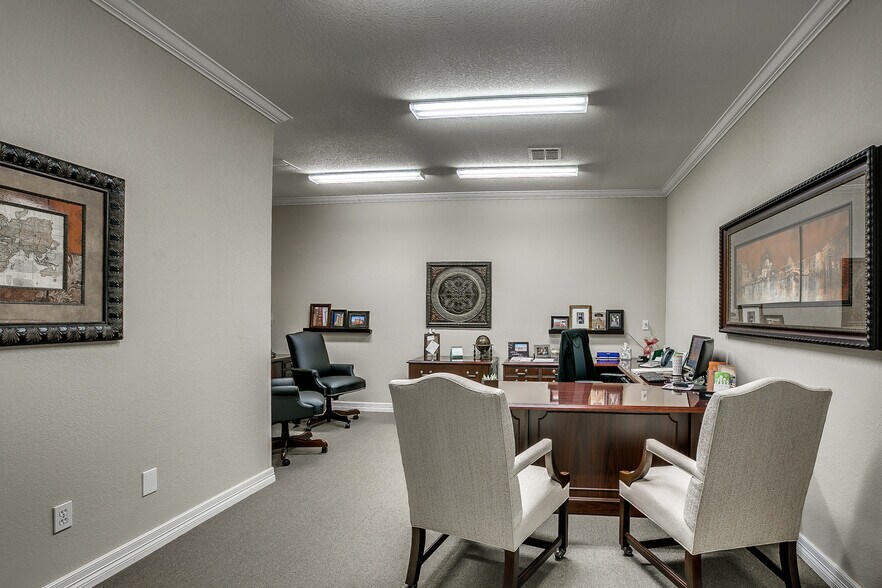More Photos Of 1120 Rambling Oaks Dr, Norman Office For Lease