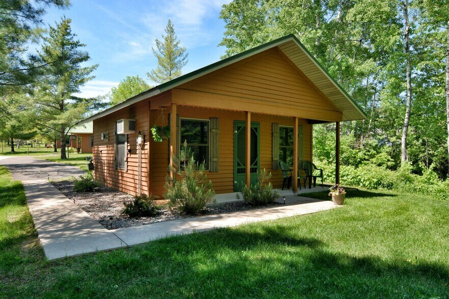 More Photos Of 84790 State Highway 13 S, Bayfield Hotel For Sale