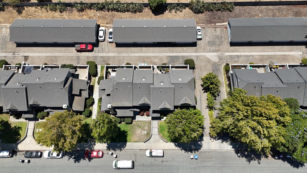 Primary Photo Of 417 Tiffany Dr, Santa Maria Apartments For Sale