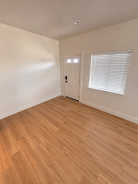 More Photos Of 1310 Industrial Lane, Driggs Showroom For Sale
