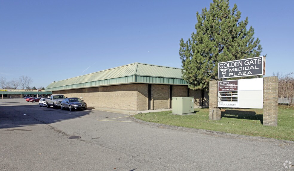 More Photos Of 2999 E Big Beaver Rd, Troy Medical For Lease