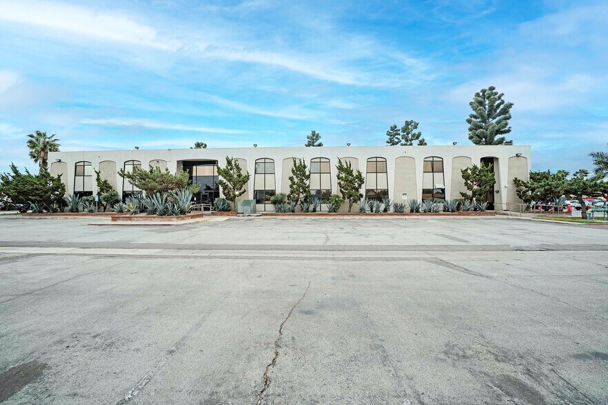 More Photos Of 2035 E Ball Rd, Anaheim Medical For Lease