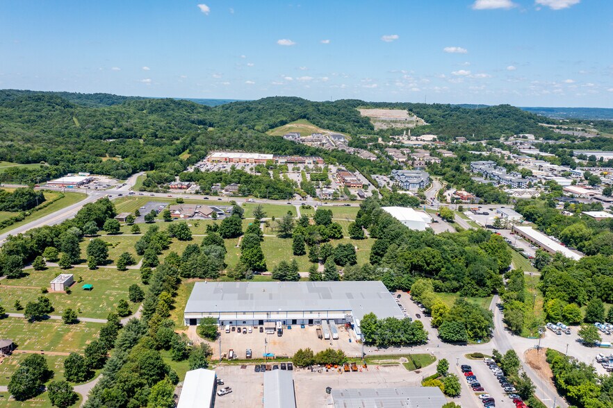 More Photos Of 104 Southeast Pky, Franklin Warehouse For Lease
