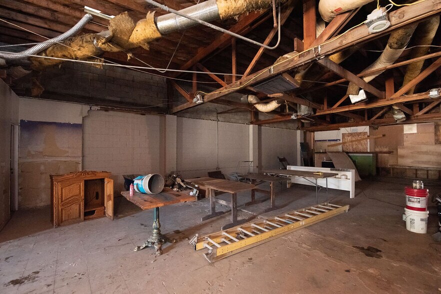 More Photos Of 132 S 1st St, Turlock Storefront For Sale