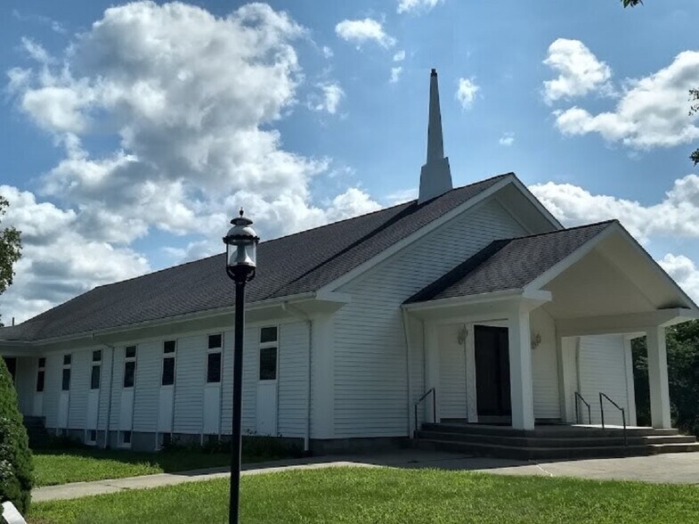 More Photos Of 87 Mystic Rd, North Stonington Religious Facility For Lease