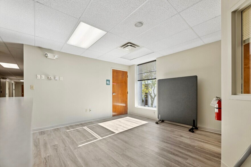 More Photos Of 9403 Kenwood Rd, Blue Ash Medical For Lease