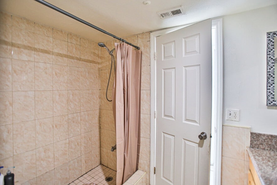 More Photos Of 3627 W 11th St, Santa Ana Apartments For Sale