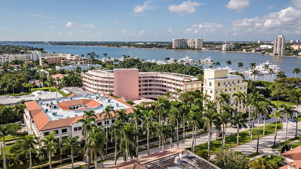 More Photos Of 440 Royal Palm Way, Palm Beach Office For Lease