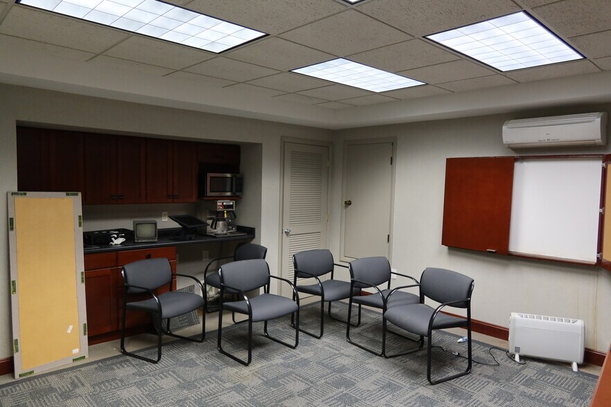 More Photos Of 3269 Highway 126, Blountville Bank For Sale