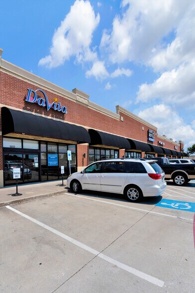 More Photos Of 5850 S Hulen St, Fort Worth Unknown For Lease