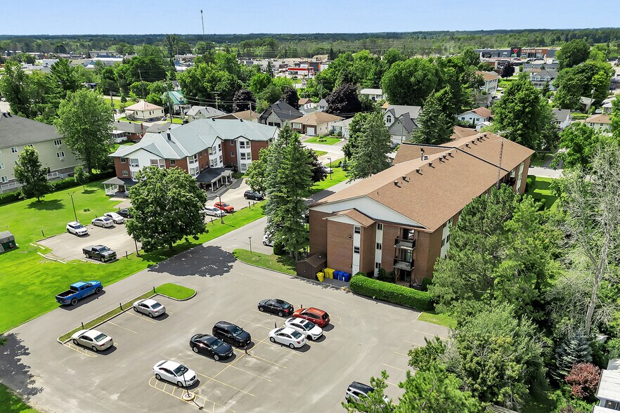 More Photos Of 18 Haggart St, Perth Apartments For Sale