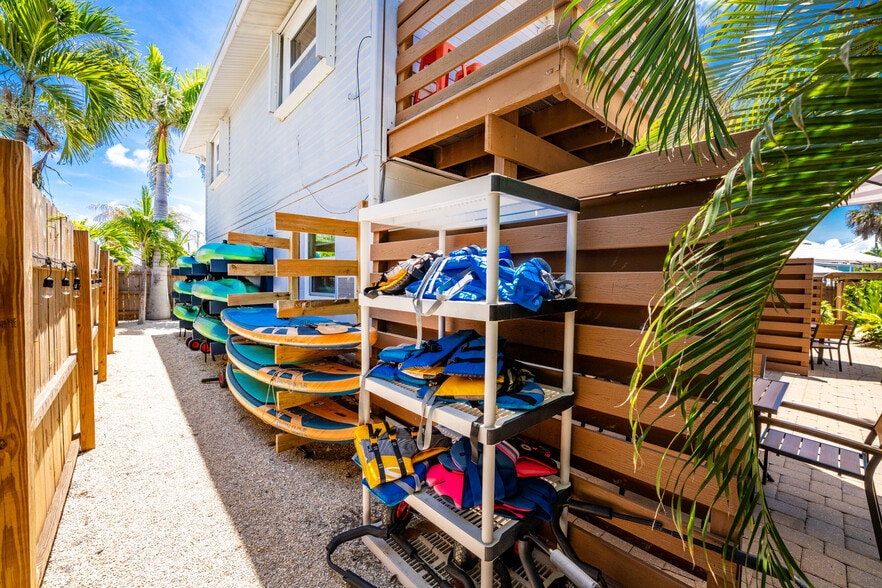 More Photos Of 1130 Gulf Blvd, Englewood Apartments For Sale