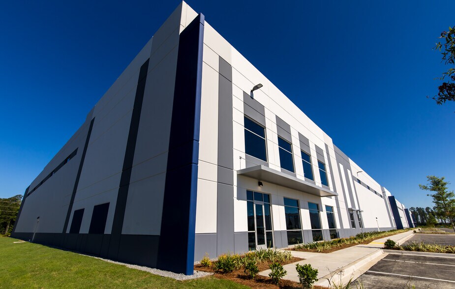 More Photos Of 151 Plug in Dr, Ridgeville Distribution For Lease