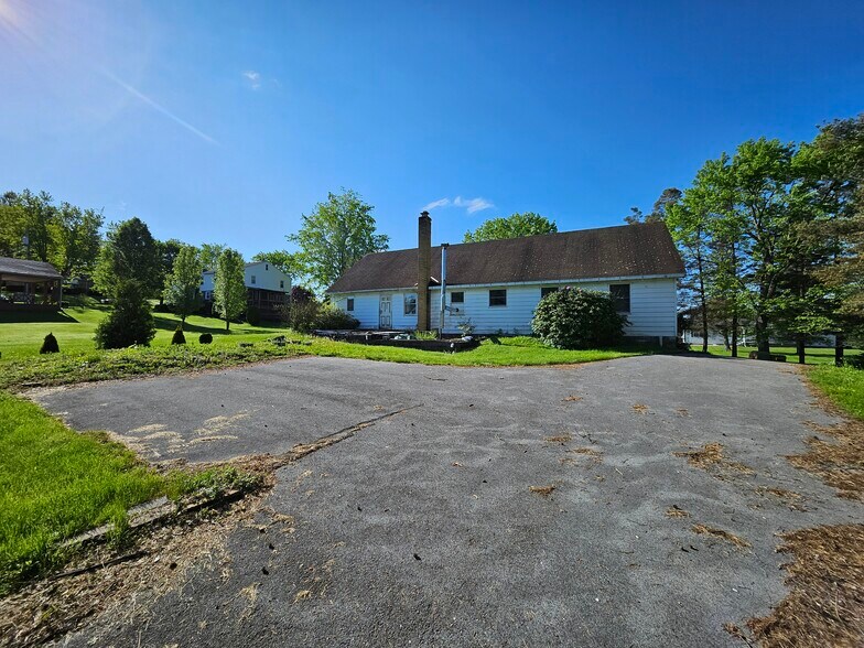 More Photos Of 200 Brewery Run Ln, Saint Marys Specialty For Sale