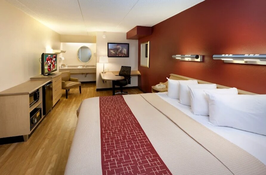 More Photos Of 26300 Dequindre Rd, Warren Hotel For Sale