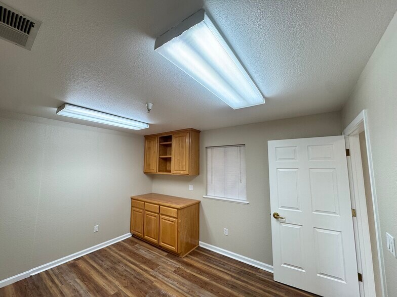 More Photos Of 509 Galaxy Way, Modesto Warehouse For Lease