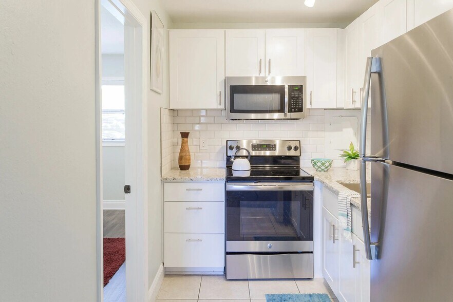 More Photos Of 1405 S Lorenzo Ave, Tampa Apartments For Sale