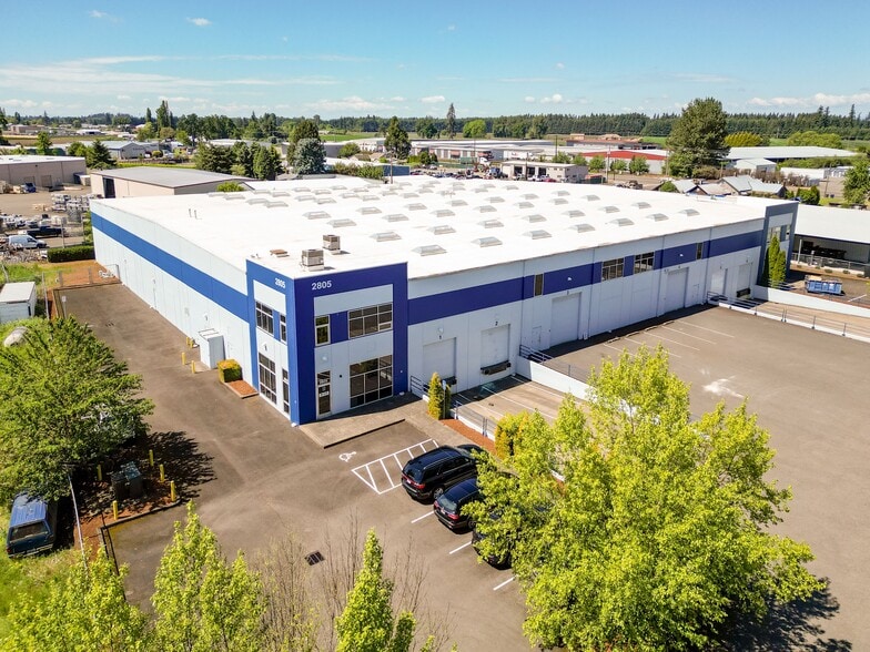 Primary Photo Of 2805 Industrial Ave, Hubbard Warehouse For Lease