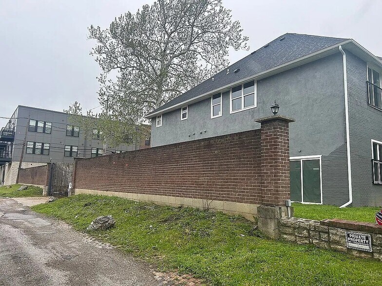 More Photos Of 143 S Garfield Ave, Columbus Apartments For Sale