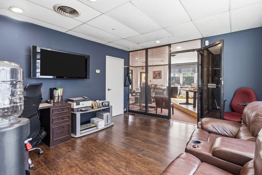 More Photos Of 96 Haarlem Ave, White Plains Office For Sale