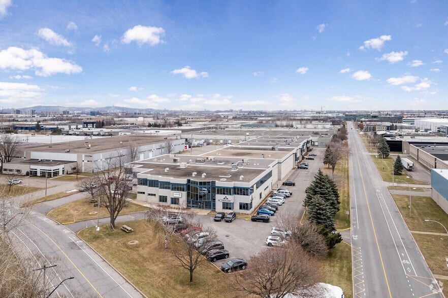 More Photos Of 4600-4612 Rd Bois-Franc, Montréal Warehouse For Lease
