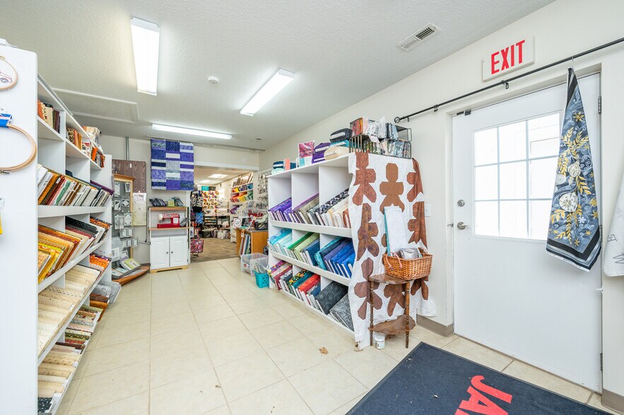 More Photos Of 15 Main St SE, Bondurant Storefront For Sale