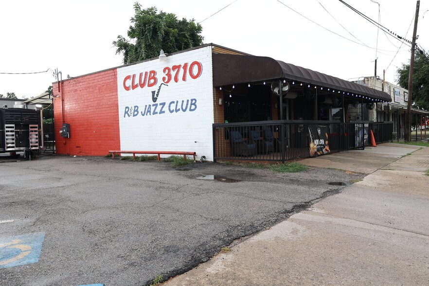 Primary Photo Of 3710 Emancipation Ave, Houston Restaurant For Sale