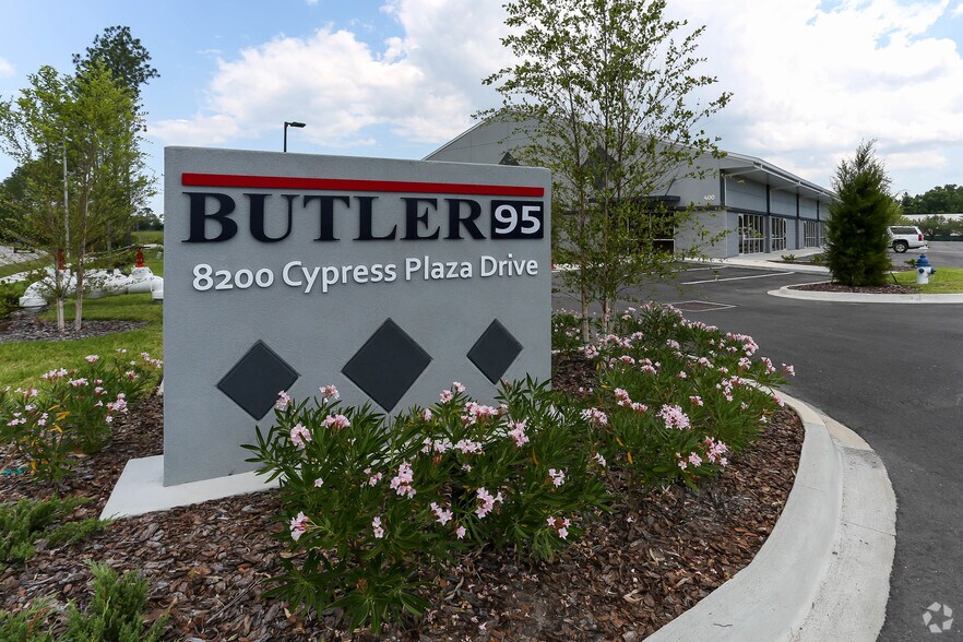 More Photos Of 8200 Cypress Plaza Dr, Jacksonville Warehouse For Lease