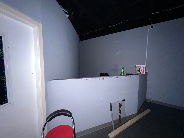 More Photos Of 1058-1068 Country Club Rd, Columbus General Retail For Sale