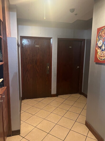 More Photos Of 418-420 E State St, Rockford Storefront For Sale
