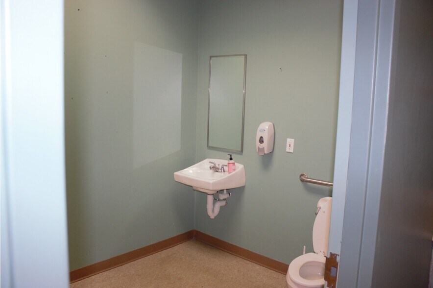 More Photos Of 2755-2761 E Henrietta Rd, Henrietta Unknown For Lease