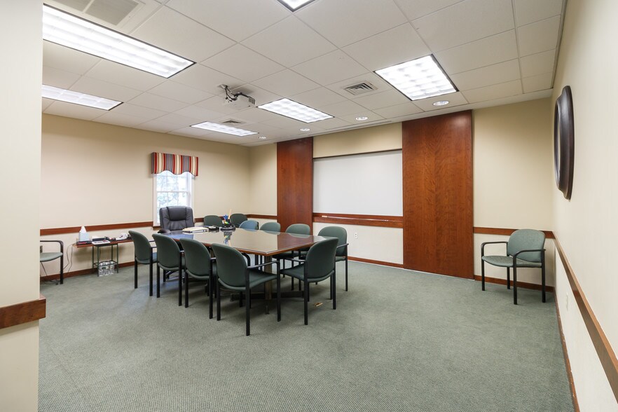 More Photos Of 683 Main St, Osterville Office For Sale