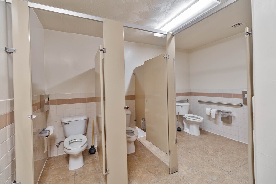 More Photos Of 2730 Kruger ave, Riverdale Specialty For Sale