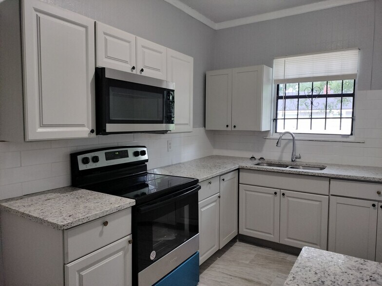 More Photos Of 619 Linwood Ave, Jacksonville Specialty For Sale