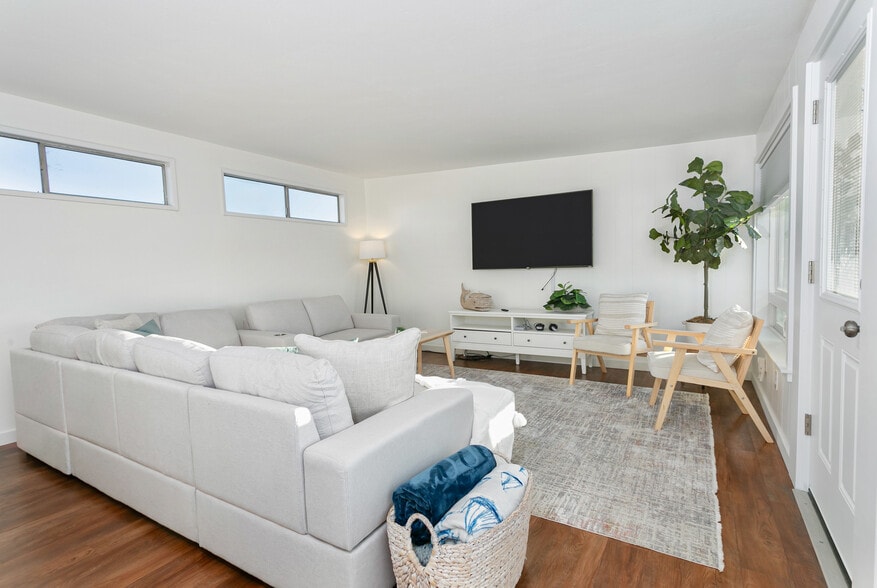 More Photos Of 2013 State Route 105, Grayland Hotel For Sale